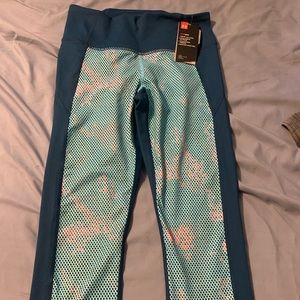 Brand new size Medium under armor workout leggings